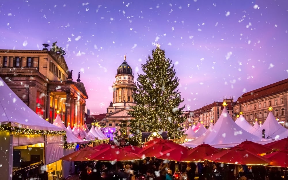 shutterstock 2420613289 | Two Scots Abroad belfast christmas market