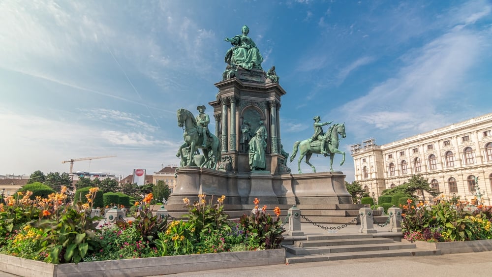 shutterstock 2632803193 | Two Scots Abroad vienna statue