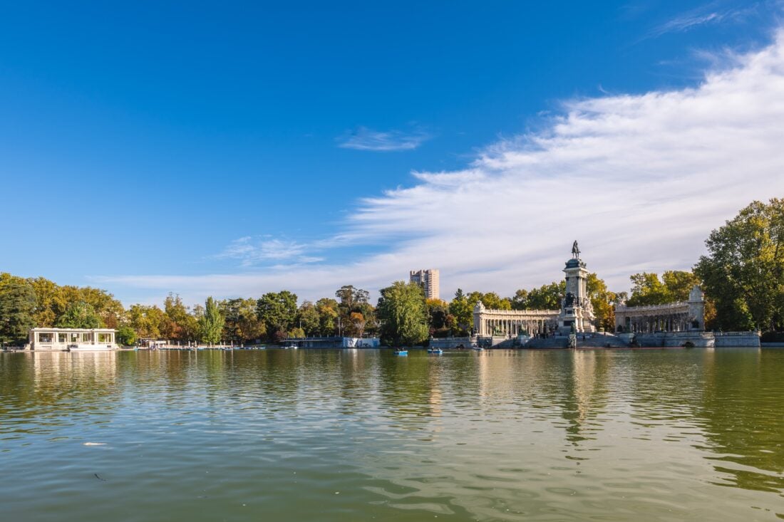El Retiro Park shutterstock 2702178955 | Two Scots Abroad El Retiro Park shutterstock 2702178955 | Visiting Madrid This Summer? Don’t Miss These Top Experiences