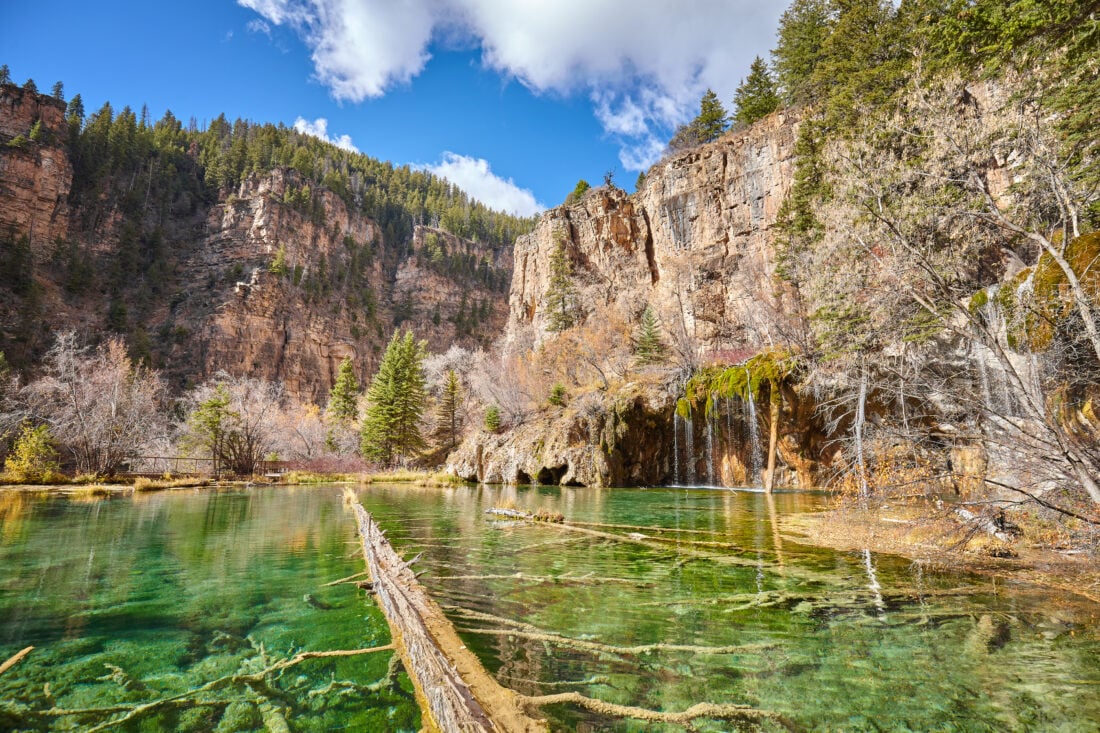 Hanging Lake Colorad A Lake Suspended Above a Canyon shutterstock 584387086 | Best Hidden Mountain Lakes in the USA (Clear Water + Fewer Crowds)