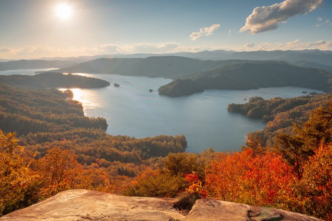 Lake Jocassee South Carolina Submerged History at 50 Foot Visibility shutterstock 1975619741 | Best Hidden Mountain Lakes in the USA (Clear Water + Fewer Crowds)