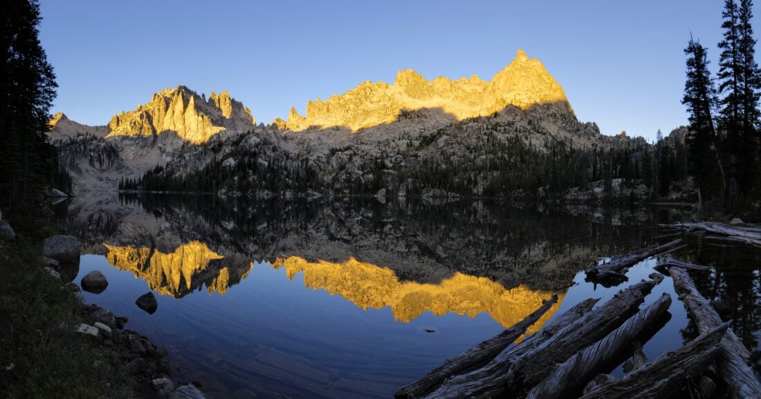 Sawtooth Lake shutterstock 2427902639 | Best Hidden Mountain Lakes in the USA (Clear Water + Fewer Crowds)