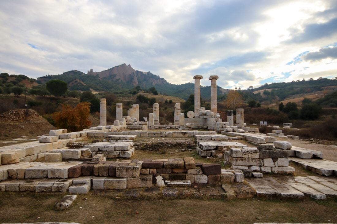 Temple of Artemis shutterstock 2572535305 | The Seven Wonders of the World (Ancient and New): Facts That Will Blow Your Mind