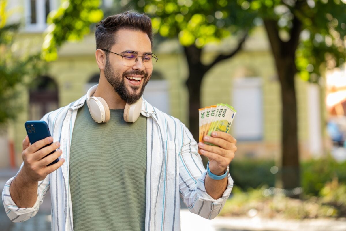 How To Safely Carry Cash as a Tourist Practical Tips That Actually Help shutterstock 2524684315 | Two Scots Abroad How To Safely Carry Cash as a Tourist Practical Tips That Actually Help shutterstock 2524684315 | How To Safely Carry Cash as a Tourist: Practical Tips That Actually Help