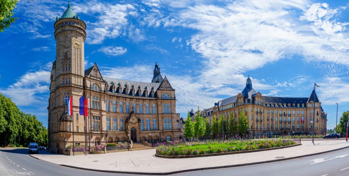 shutterstock 2569033147 | What Travelers Notice Most in the World’s Richest Countries