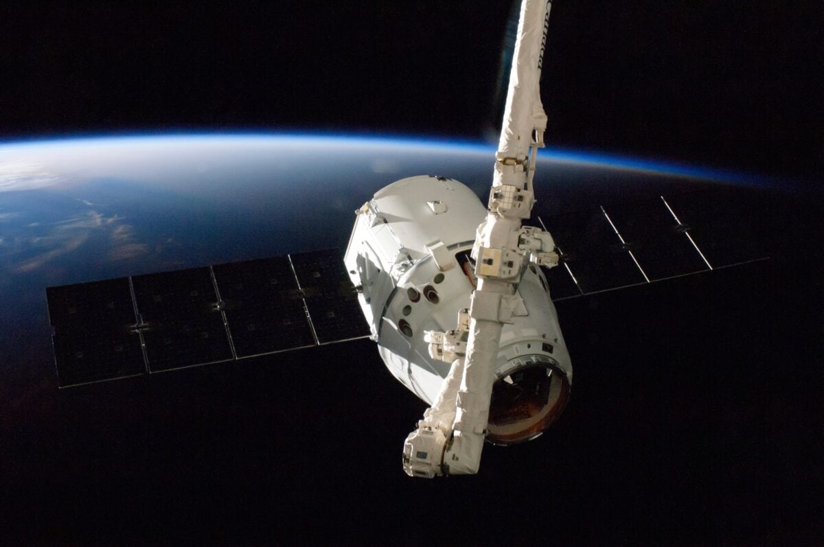 shutterstock 2600880859 | Starlink’s Travel Industry Reach Becomes Clear in New SpaceX Filing