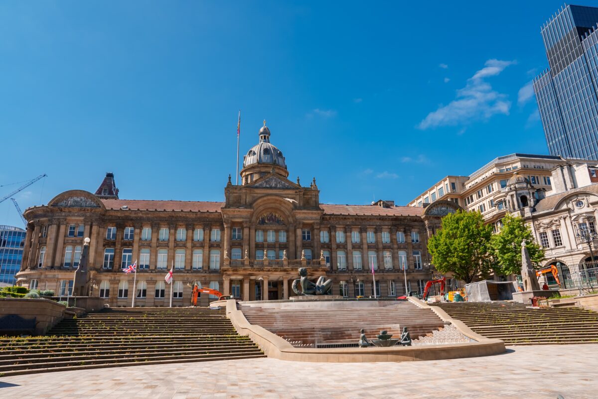 A More Comfortable Travel Experience shutterstock 2423925707 | Why Group Travel in Birmingham Is Easier With Shared Transport