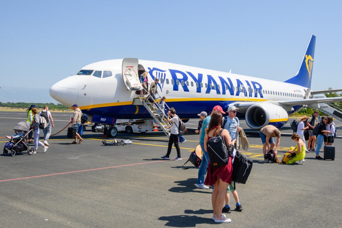 Ryanair drops its family seat fee and budget flyers finally get one less nasty surprise shutterstock 2659411405 | Ryanair Says It Has a New Family Seat Policy. Parents May Still End Up Near the Toilets