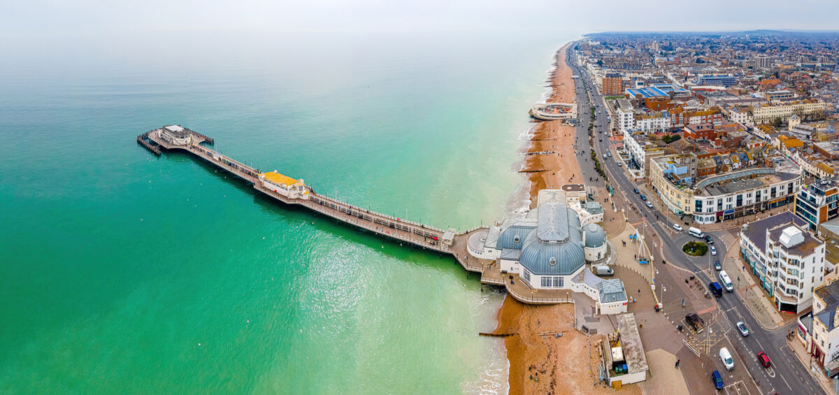shutterstock 1953314041 | Two Scots Abroad shutterstock 1953314041 | Worthing Local Tips for First-Time Visitors