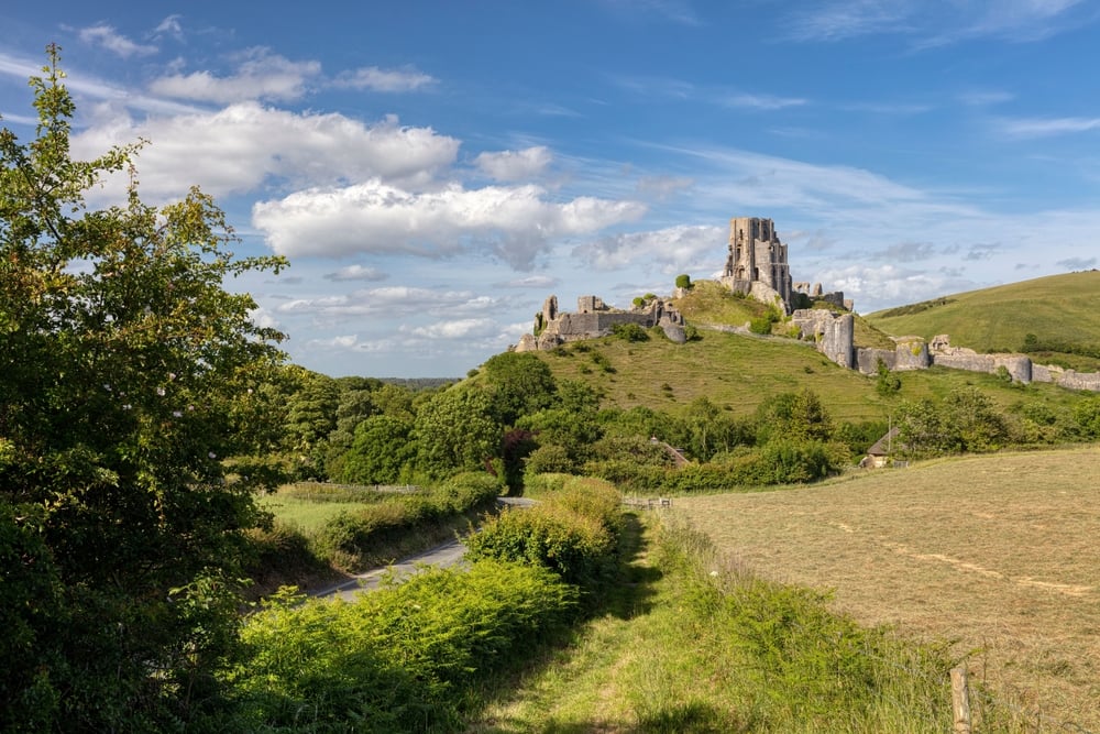 shutterstock 2585945585 | 5 Fascinating Abandoned Castles Around the World That Still Stop Travelers Cold