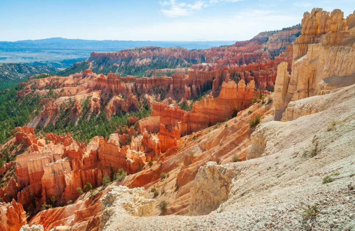 Canyonlands and Bryce Canyon shutterstock 2434635053 | 12 Best Stargazing Spots in the U.S. for Dark Skies