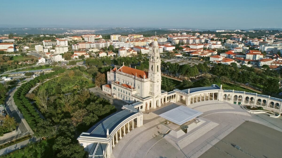 Fatima shutterstock 2653601269 | 5 Small Towns in Portugal Worth Adding to Your Road Trip