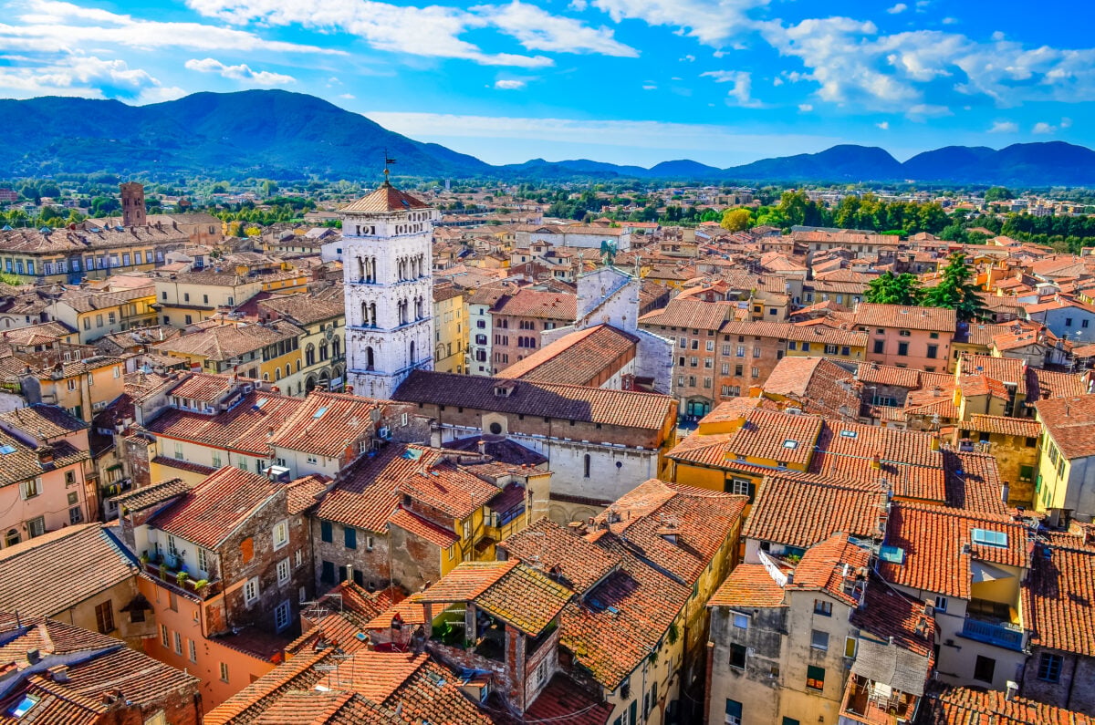 Lucca shutterstock 184150997 | Two Scots Abroad Lucca shutterstock 184150997 | Exceptional Senior-Friendly Destinations In Europe That Stay Easy On The Legs And The Wallet