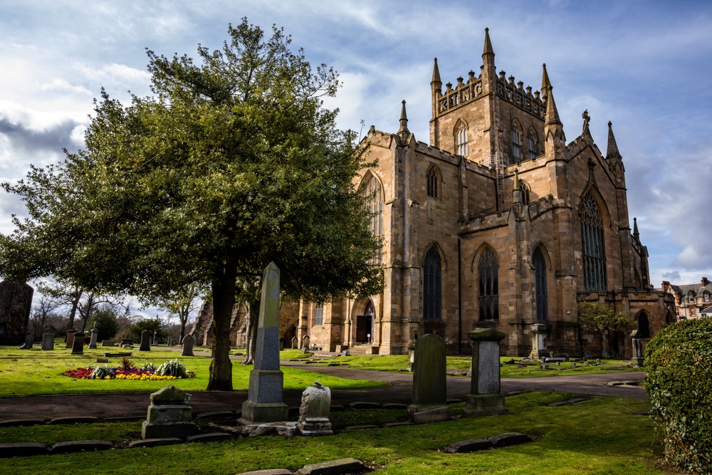 shutterstock 2402641611 | Two Scots Abroad shutterstock 2402641611 | Dunfermline’s Old New City House Is Now 32 Affordable Homes in a Central Location