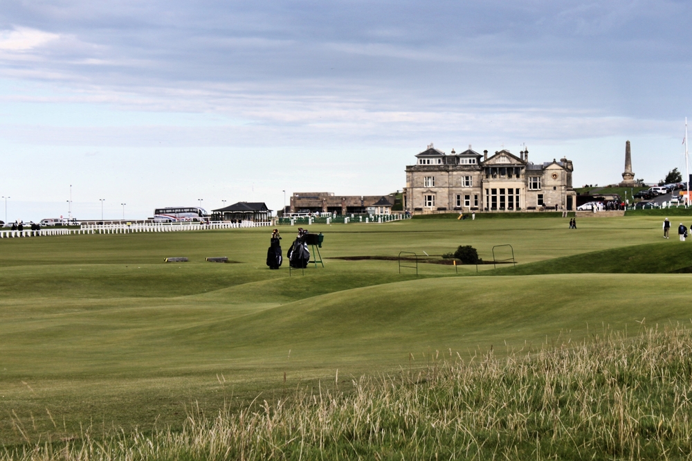 golfing on green | Two Scots Abroad golfing on green