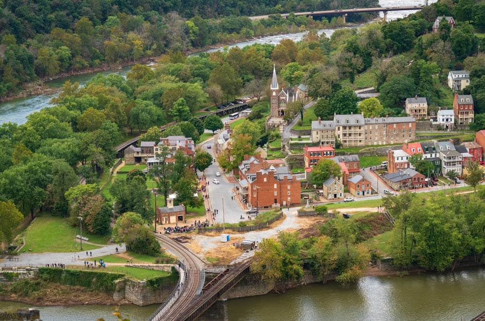 Harpers Ferry shutterstock 2441469575 | Two Scots Abroad Harpers Ferry shutterstock 2441469575 | Where to Stay in Harpers Ferry: Cabins, Cottages and River Views
