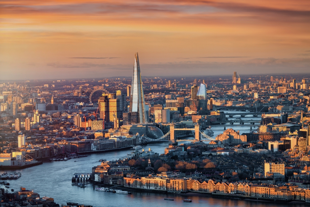 How Many Days Do You Need in London A First Trip Guide shutterstock 2417506351 | Two Scots Abroad How Many Days Do You Need in London A First Trip Guide shutterstock 2417506351 | How Many Days Do You Need in London? A First-Trip Guide