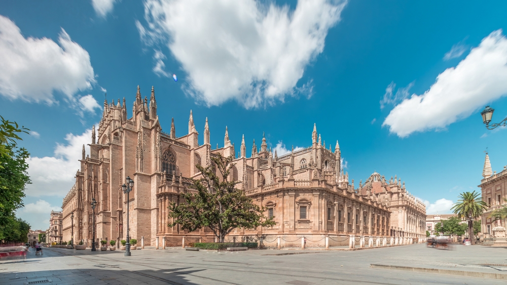 Seville Cathedral shutterstock 2612643497 | Two Scots Abroad Seville Cathedral shutterstock 2612643497 | Seville in the Heat: Timing the Alcázar, Tapas and the Siesta Hours