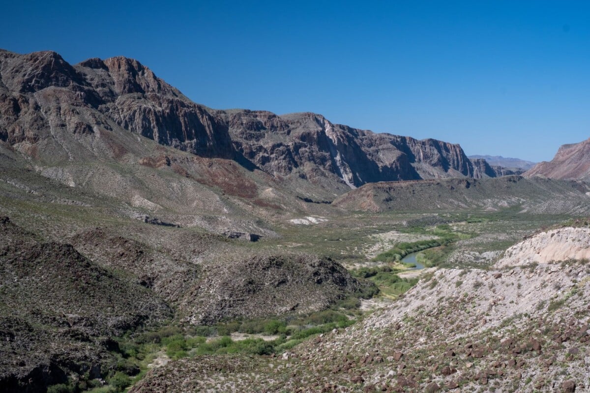 explore the breathtaking landscape of terlingua valley texas with dramatic rocky | Two Scots Abroad Explore the breathtaking landscape of Terlingua Valley, Texas with dramatic rocky mountains.