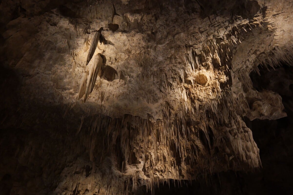 explore the intricate rock formations in carlsbad caverns showcasing stunning st | Two Scots Abroad Explore the intricate rock formations in Carlsbad Caverns, showcasing stunning stalactites and stalagmites.