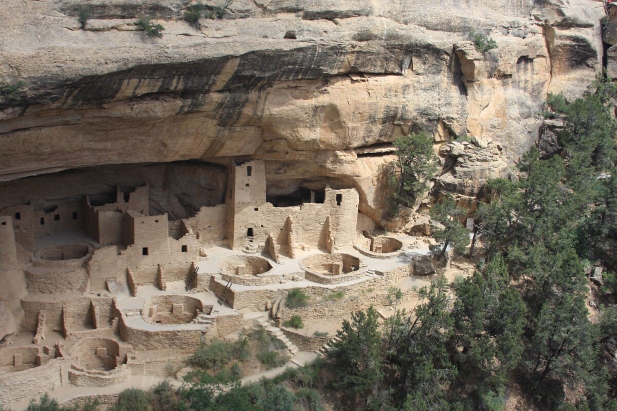 explore the stunning cliff palace ruins in mesa verde national park colorado | Two Scots Abroad Explore the stunning Cliff Palace ruins in Mesa Verde National Park, Colorado.