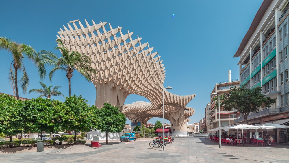 seville shutterstock 2612644105 | Two Scots Abroad seville shutterstock 2612644105 | Seville in the Heat: Timing the Alcázar, Tapas and the Siesta Hours