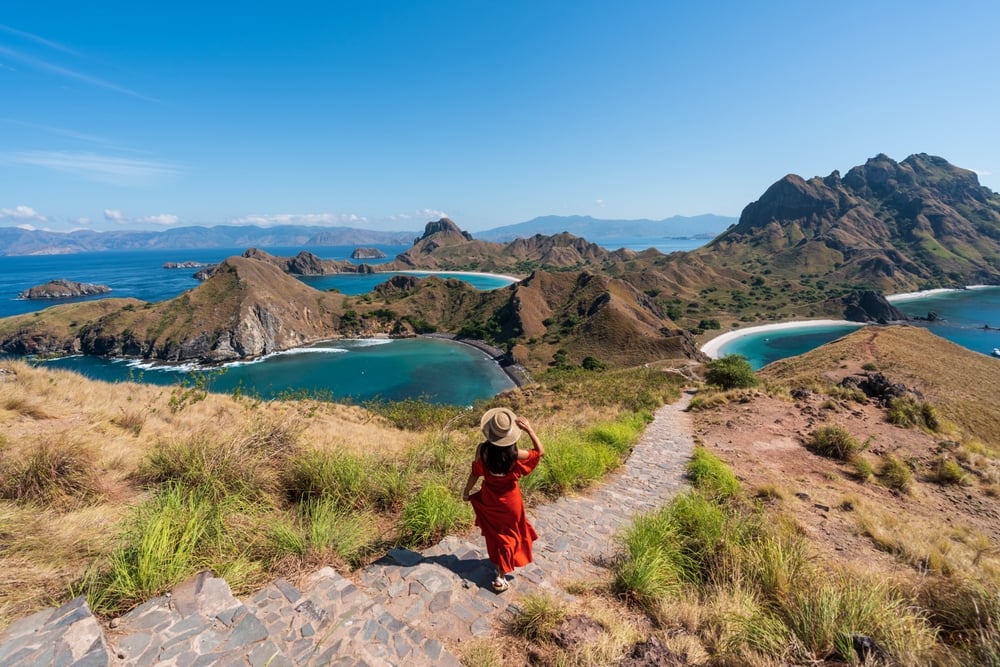 Komodo Liveaboard vs Resort A Planning Guide for Couples shutterstock 2698079601 | Two Scots Abroad Komodo Liveaboard vs Resort A Planning Guide for Couples shutterstock 2698079601 | Komodo Liveaboard vs Resort: A Planning Guide for Couples