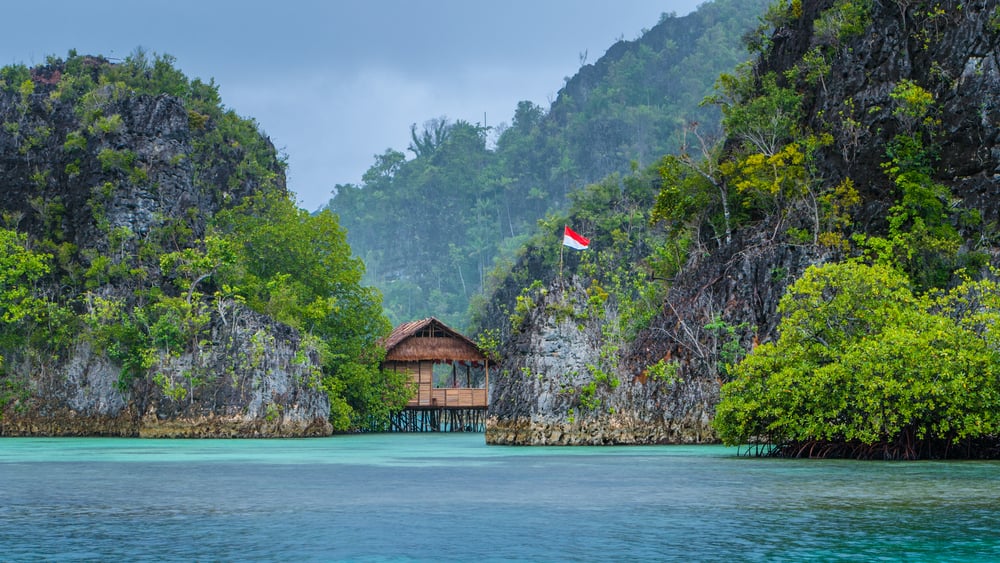 Raja Ampat shutterstock 534663076 | Two Scots Abroad Raja Ampat shutterstock 534663076 | Raja Ampat Diving Costs: A Couple’s Budget Guide