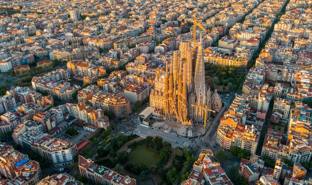Sagrada Familia shutterstock 2163506205 | Two Scots Abroad Sagrada Familia shutterstock 2163506205 | Barcelona in October: Weather, Crowds, Tickets and Day Trips