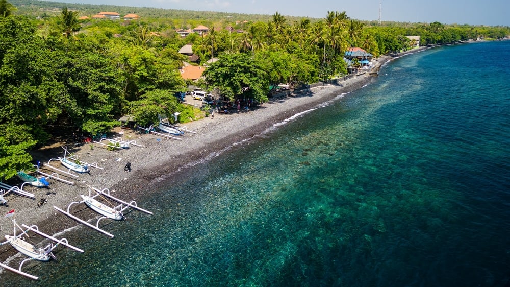Tulamben shutterstock 2560559315 | Two Scots Abroad Tulamben shutterstock 2560559315 | Scuba Diving in Bali When Only One of You Dives