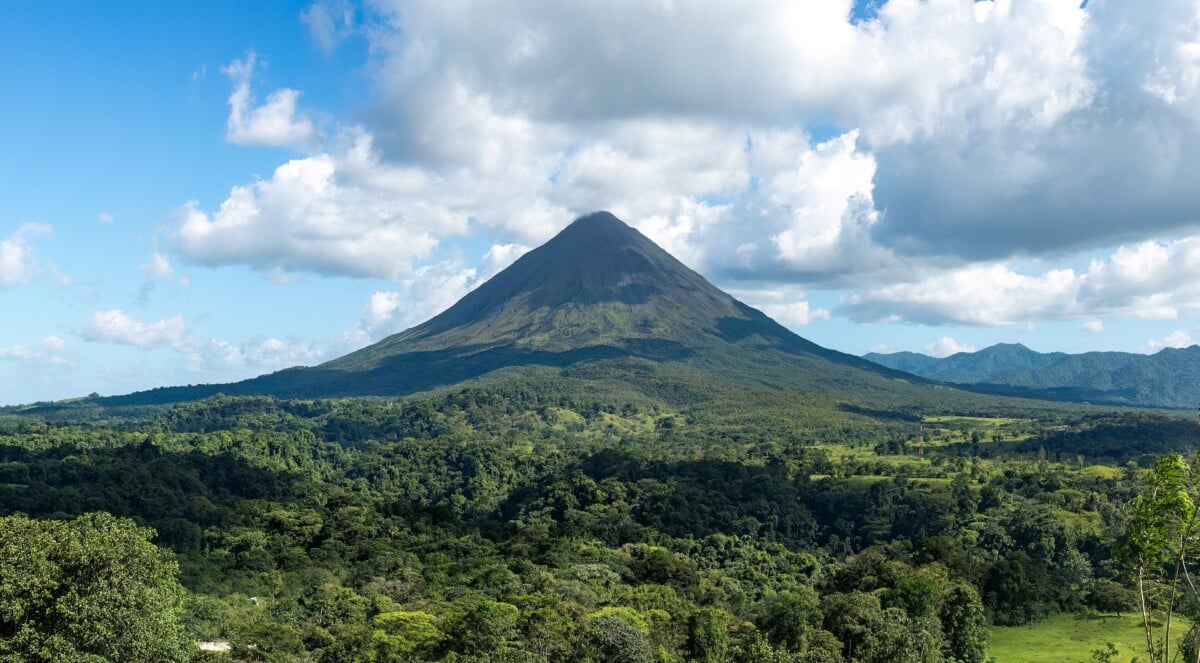 Arenal volcano (70785p) (cropped): Arenal Volcano panorama