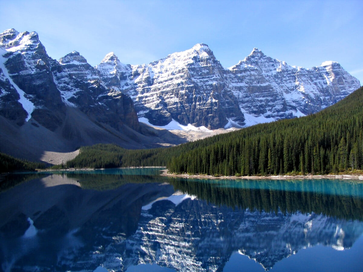 Moraine Lake 17092005: Valley of the Ten Peaks and Moraine Lake, Banff National Park, Canada. Mountains from left to right: Tonsa (3057 m), Mount Perren (3051 m), Mount Allen (3310 m), Mount Tuzo (324